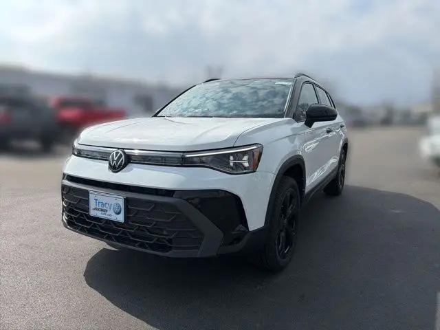 2026 Volkswagen Taos SE Black