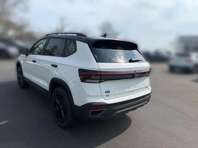 2026 Volkswagen Taos SE Black