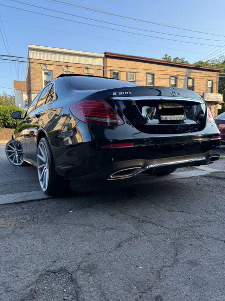 2017 Mercedes-Benz E-CLASS E 300 E 300