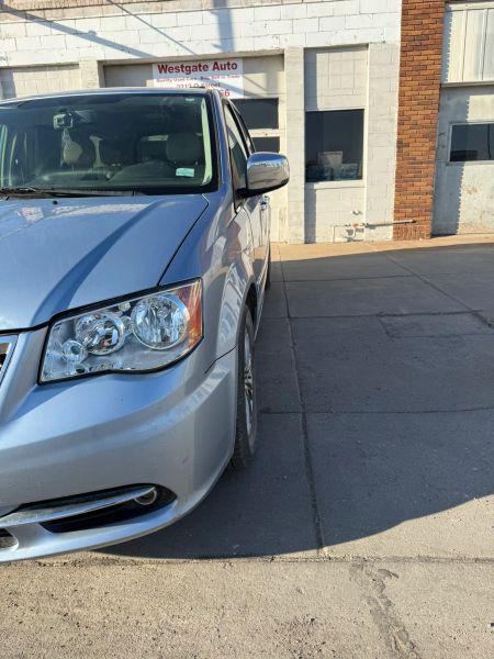 2013 Chrysler Town & Country Touring-L