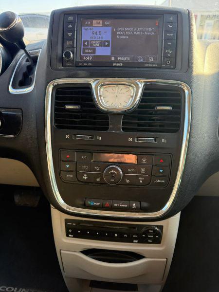 2013 Chrysler Town & Country Touring-L