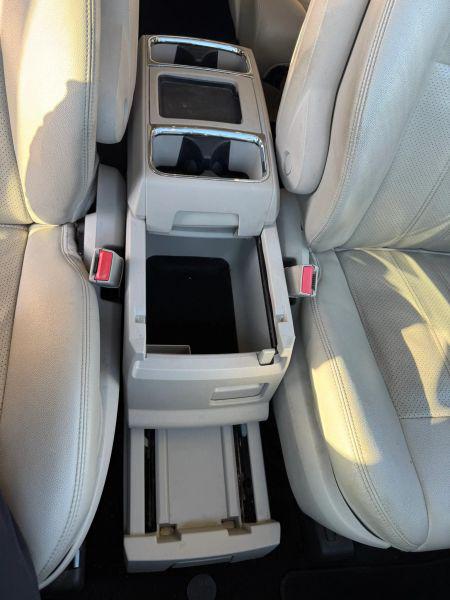 2013 Chrysler Town & Country Touring-L