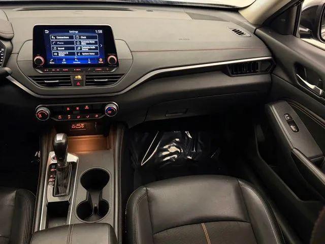2022 Nissan Altima SR FWD