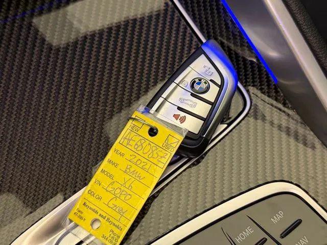 2021 BMW X6 M50i