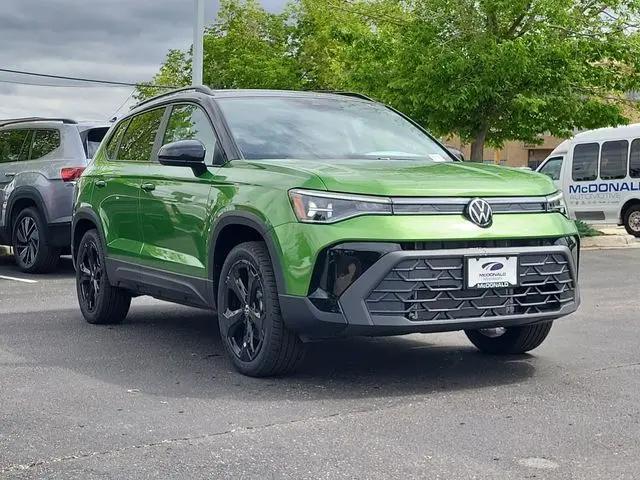 2026 Volkswagen Taos SE Black