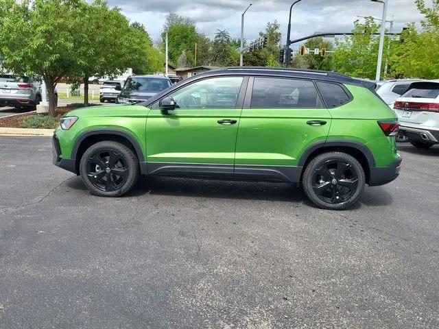 2026 Volkswagen Taos SE Black