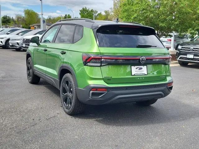 2026 Volkswagen Taos SE Black