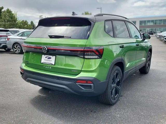 2026 Volkswagen Taos SE Black