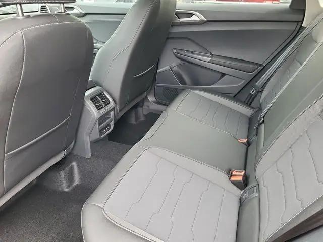 2026 Volkswagen Taos SE Black
