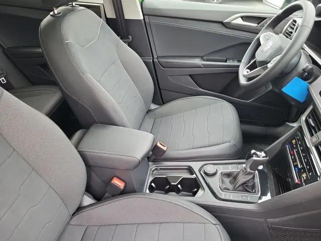 2026 Volkswagen Taos SE Black