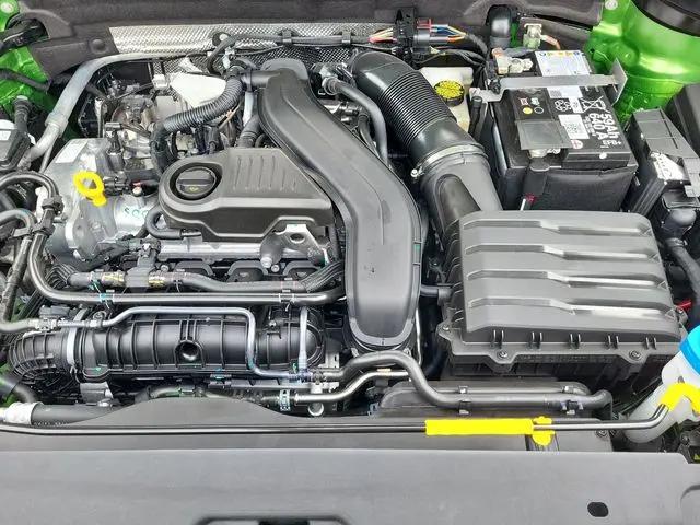 2026 Volkswagen Taos SE Black
