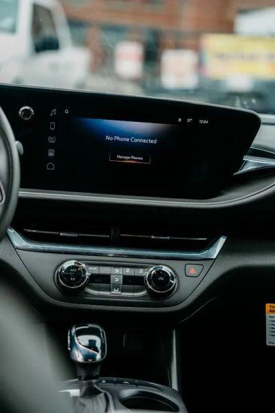 2026 Buick NV Preferred FWD