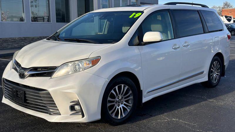2019 Toyota Sienna XLE 8 Passenger for sale in Baltimore, MD