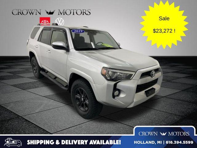 2019 Toyota 4Runner SR5 4x4 V6's photo