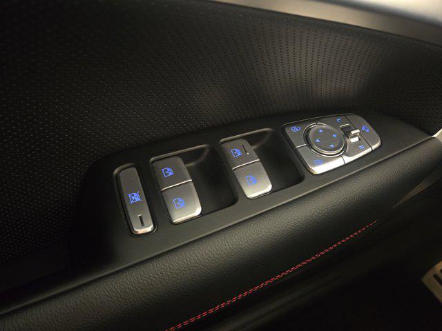 2023 Genesis G70 2.0T RWD
