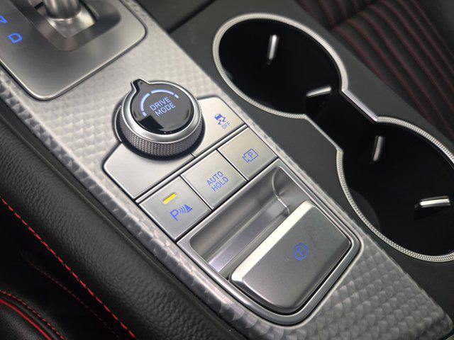 2023 Genesis G70 2.0T RWD