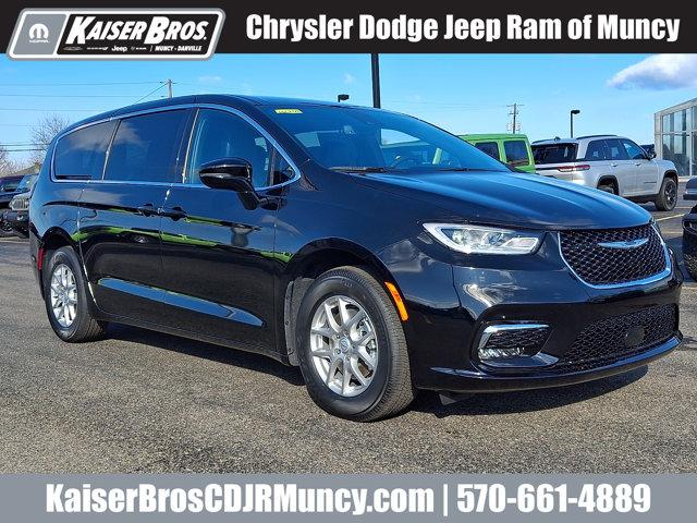 2026 Chrysler Pacifica Select for sale in Muncy, PA