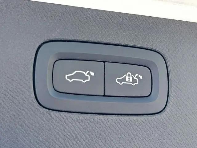 2022 Volvo XC90 T6 Inscription 7 Passenger