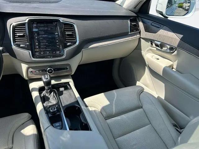 2022 Volvo XC90 T6 Inscription 7 Passenger
