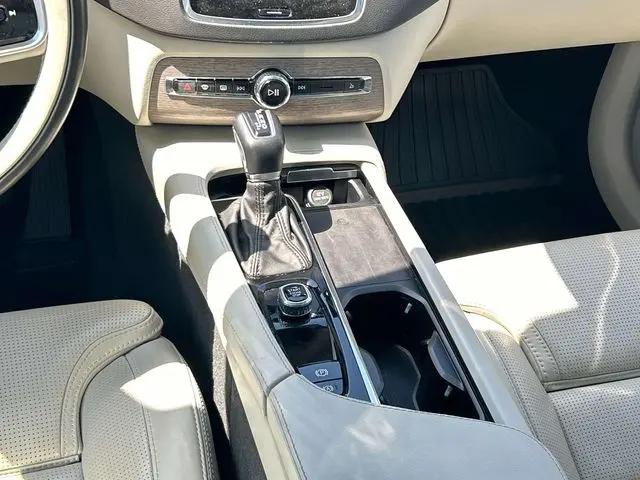 2022 Volvo XC90 T6 Inscription 7 Passenger