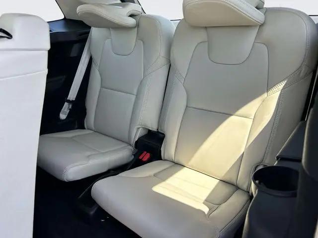 2022 Volvo XC90 T6 Inscription 7 Passenger