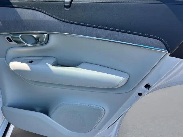2022 Volvo XC90 T6 Inscription 7 Passenger