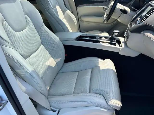 2022 Volvo XC90 T6 Inscription 7 Passenger