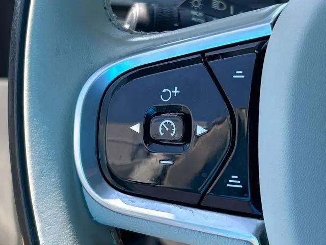 2022 Volvo XC90 T6 Inscription 7 Passenger