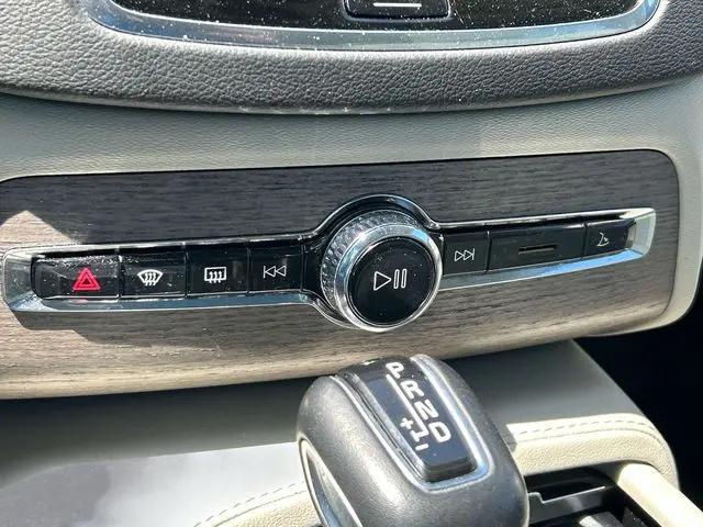 2022 Volvo XC90 T6 Inscription 7 Passenger