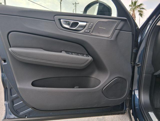2026 Volvo XC60 Plug-In Hybrid Ultra, T8 AWD Electric/Gasoline, Dark