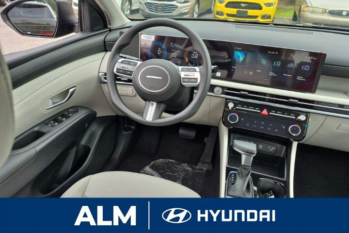 New 2026 Green HYUNDAI SEL FWD image 23