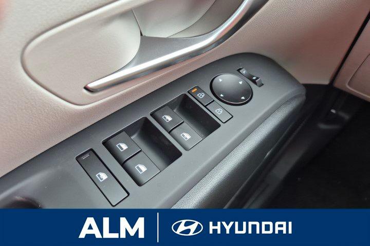 New 2026 Green HYUNDAI SEL FWD image 31