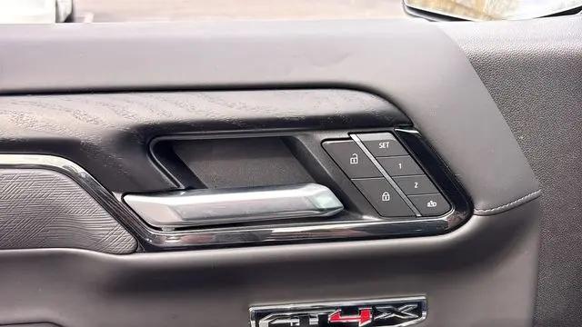 2025 GMC Sierra 1500 4WD Crew Cab Short Box AT4X