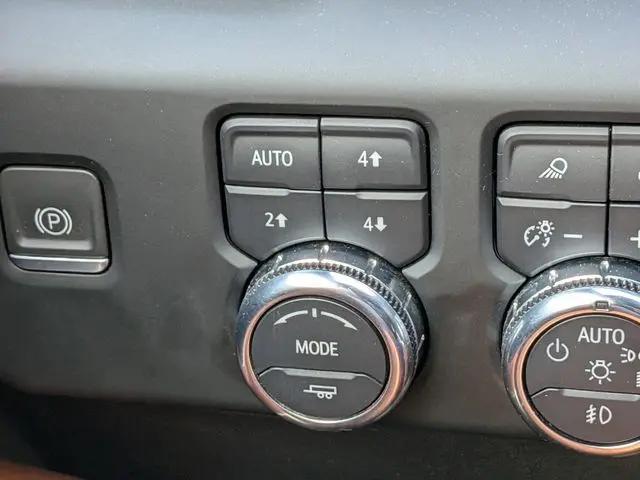 2024 GMC Sierra 3500HD 4WD Crew Cab Standard Bed Denali Ultimate