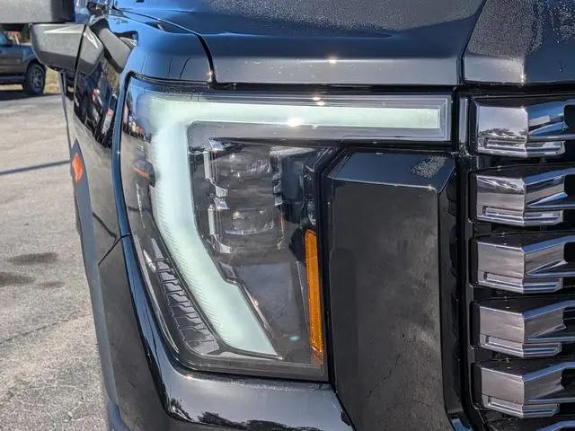 2026 GMC Sierra 2500HD Crew Cab, Standard Bed, Denali Ultimate, 4WD