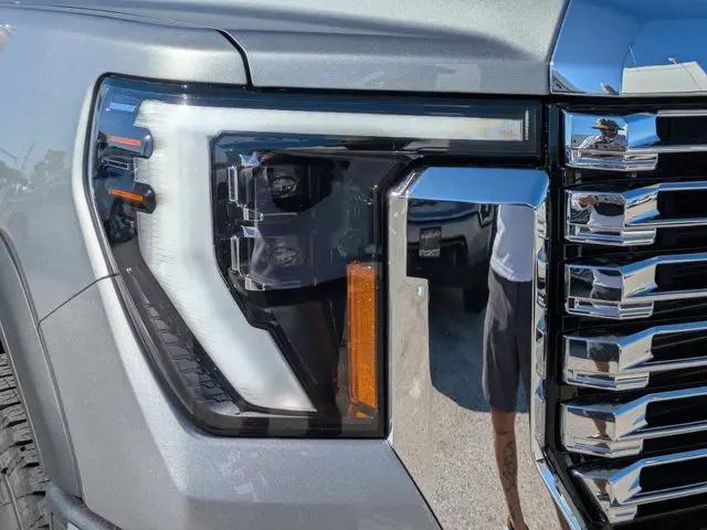 2026 GMC Sierra 2500HD Crew Cab, Standard Bed, Denali, 4WD