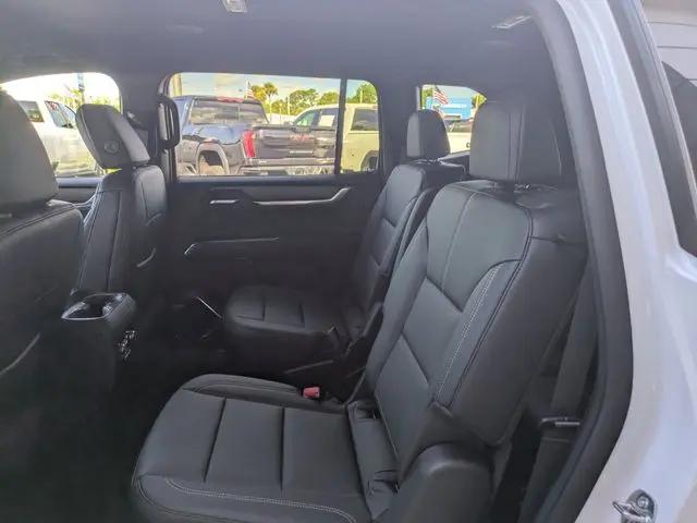 2026 GMC Acadia Elevation FWD
