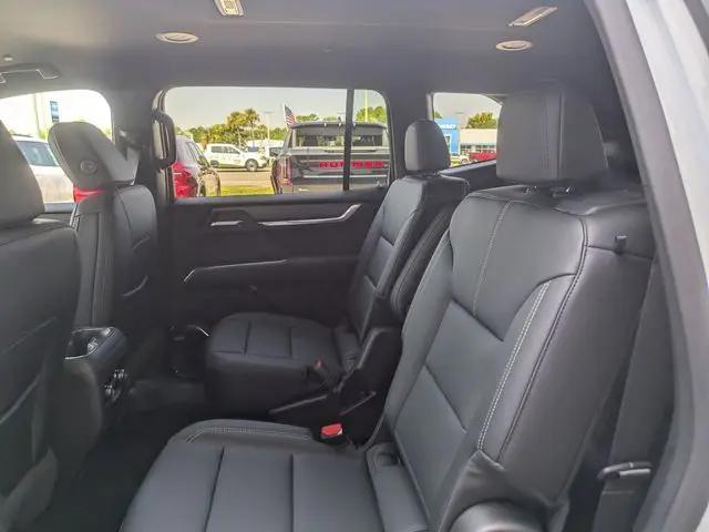 2026 GMC Acadia Elevation FWD