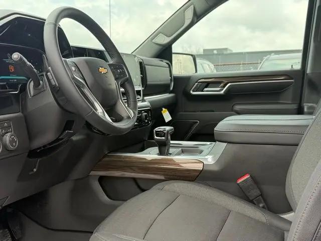 2026 Chevrolet Silverado 1500 4WD Crew Cab Standard Bed LT