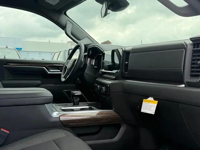 2026 Chevrolet Silverado 1500 4WD Crew Cab Standard Bed LT