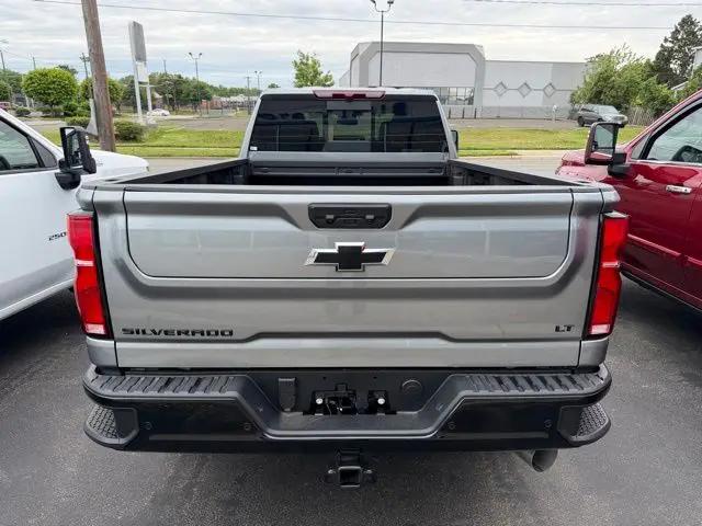 2026 Chevrolet Silverado 3500HD Crew Cab, Long Bed, LT Dual Rear Wheel, RWD