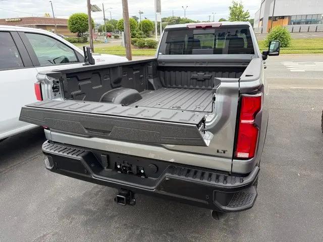 2026 Chevrolet Silverado 3500HD Crew Cab, Long Bed, LT Dual Rear Wheel, RWD
