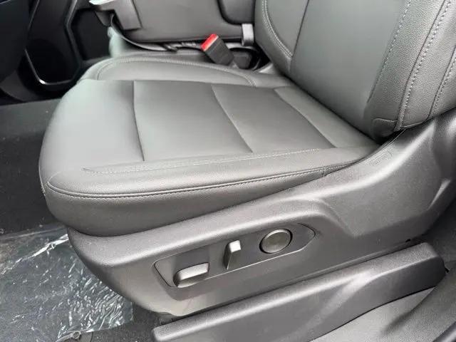 2026 Chevrolet Silverado 3500HD Crew Cab, Long Bed, LT Dual Rear Wheel, RWD