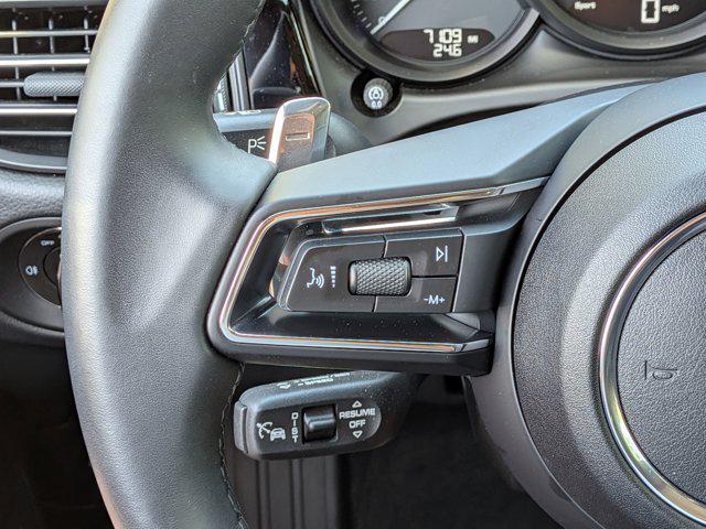 2025 Porsche Macan AWD