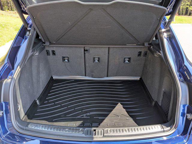 2025 Porsche Macan AWD