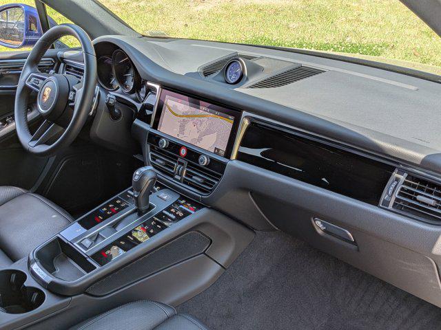 2025 Porsche Macan AWD