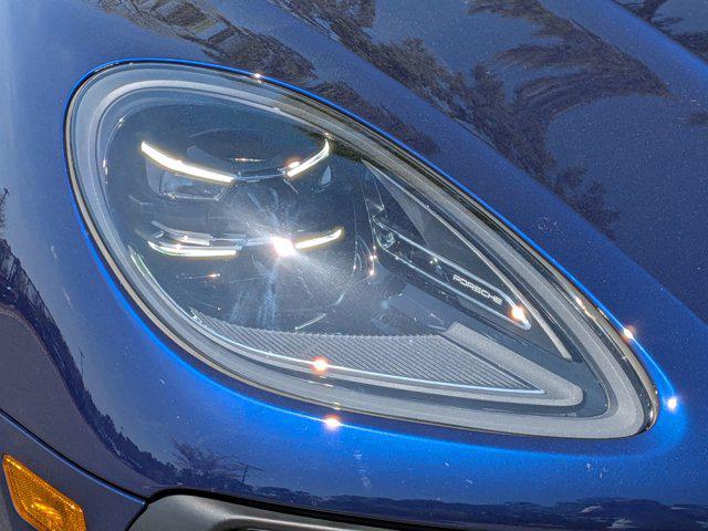2025 Porsche Macan AWD