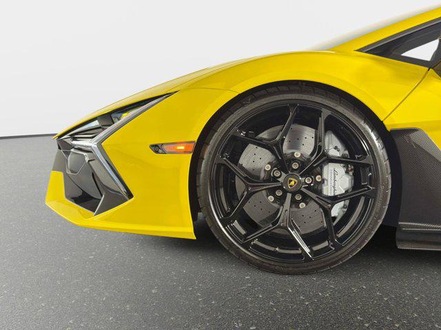 2025 Lamborghini Revuelto Base