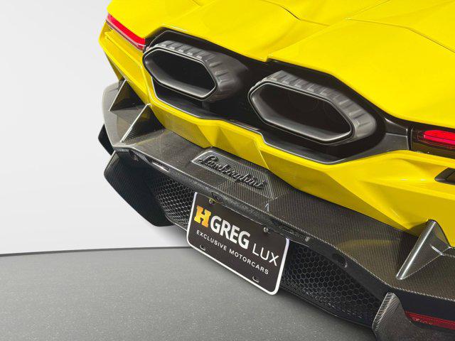 2025 Lamborghini Revuelto Base