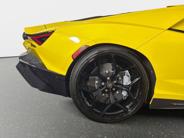 2025 Lamborghini Revuelto Base